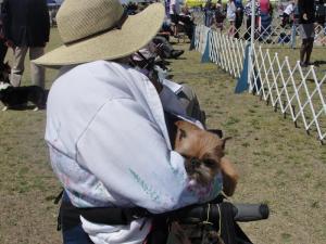 Mom and Sienna hanging out ring side