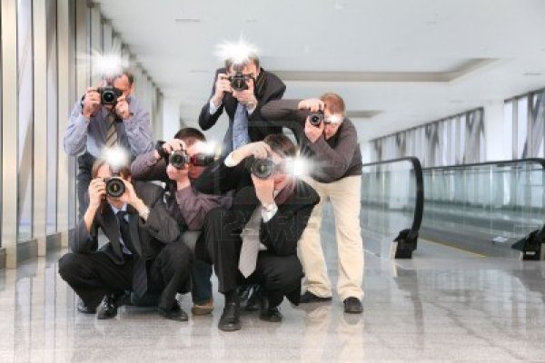 2324614-paparazzi-con-destellos